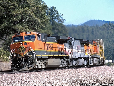 BNSF 998 at NearFlag in March 1999.jpg